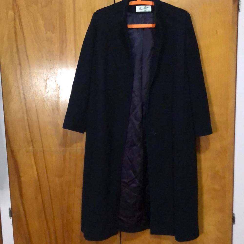 Vintage 100% Wool Winter Coat in Excellent Condition